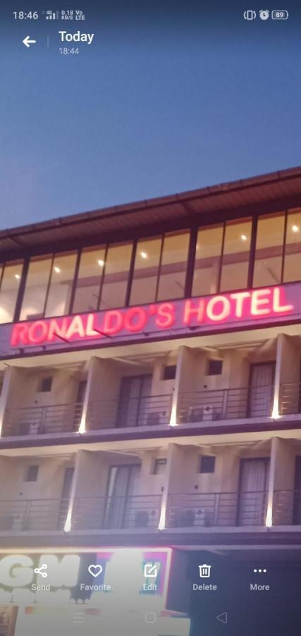 Ronaldos Old Goa Hotell Panaji Exteriör bild